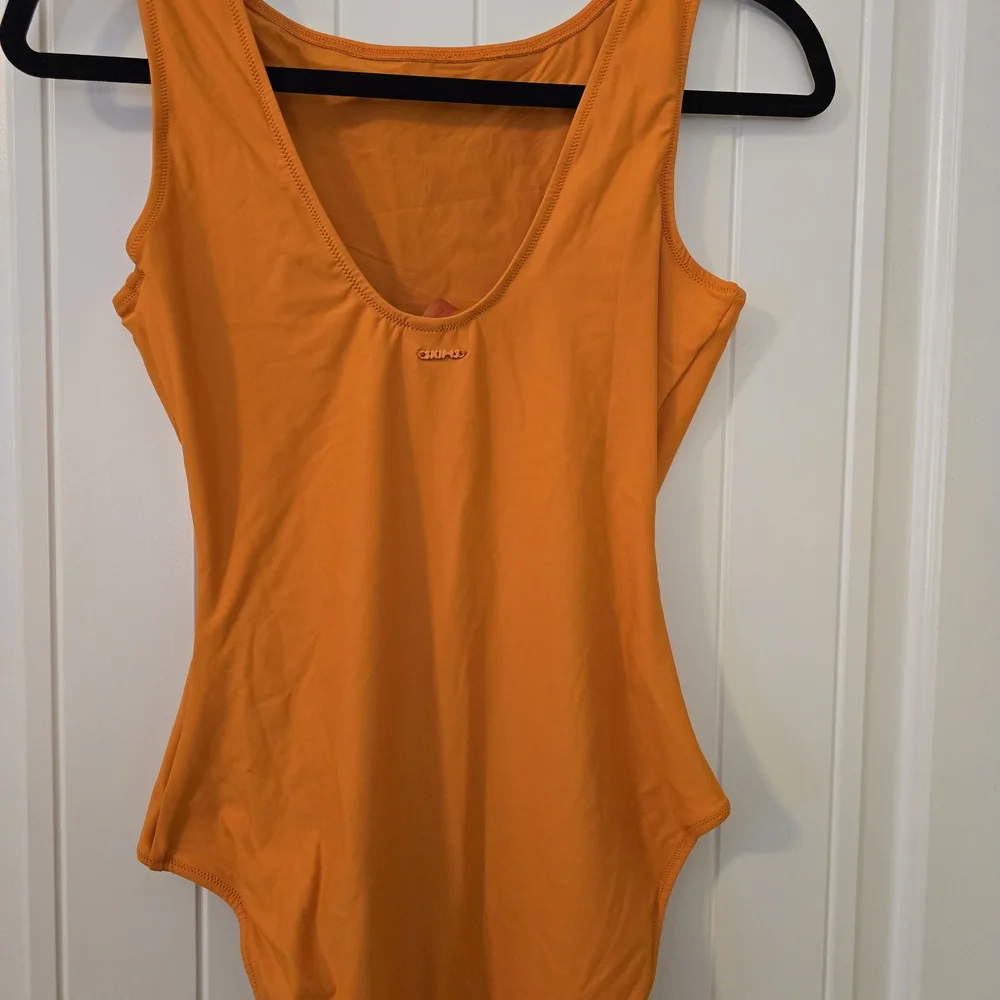 ✨️SKIMS Signature High Neck Swim One Piece – Tangerine (Size L) - NWT✨️